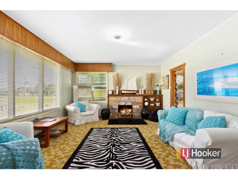 14 Palmers Road, Lakes Entrance VIC 3909