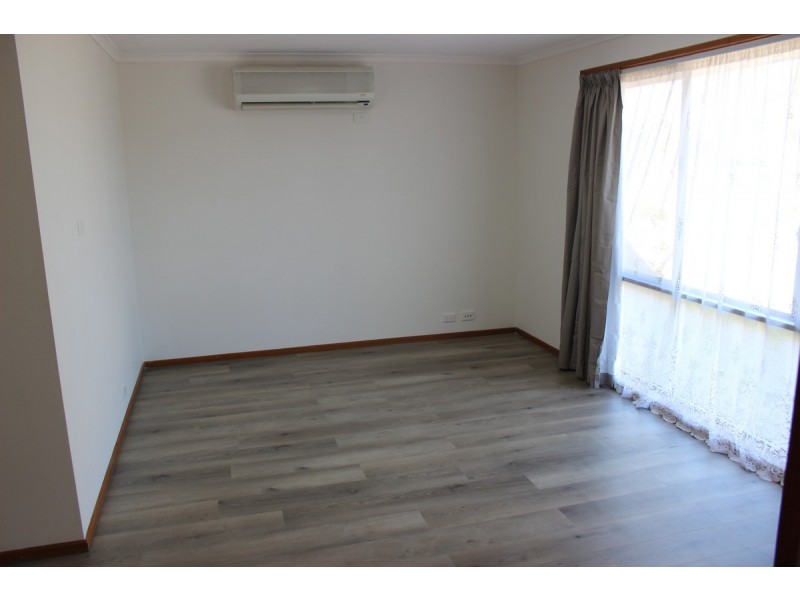 17 Alexandra Avenue, Kalimna VIC 3909