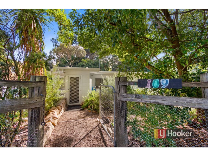 109 Hazel Road, Kalimna VIC 3909