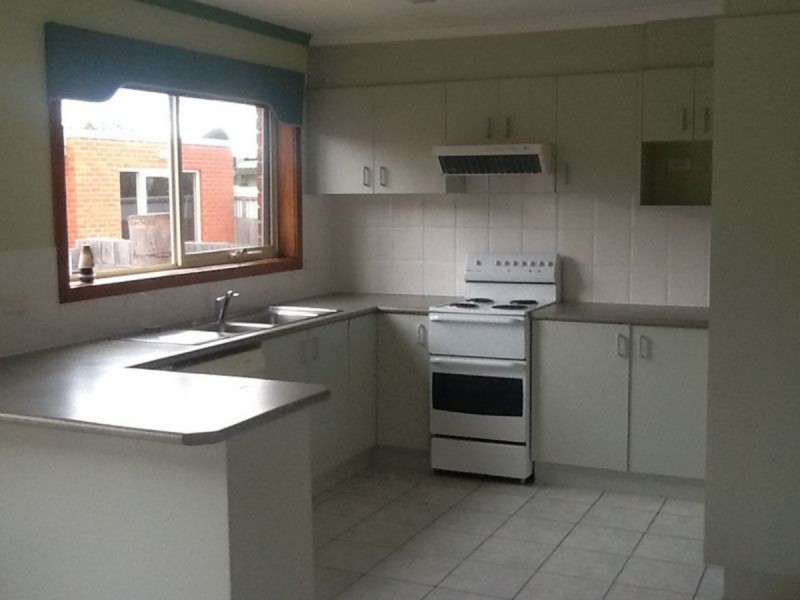 2/87 Lake Bunga Beach Road, Lakes Entrance VIC 3909