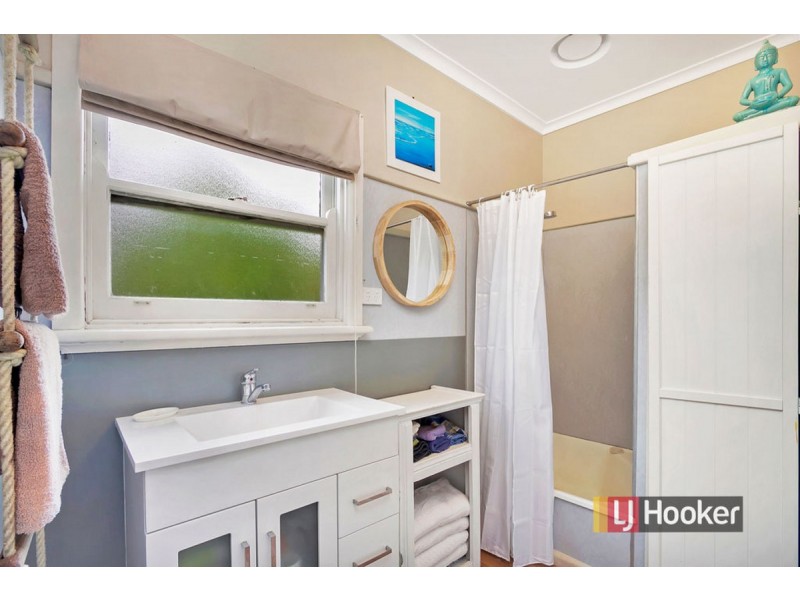 69B Carpenter Street, Lakes Entrance VIC 3909