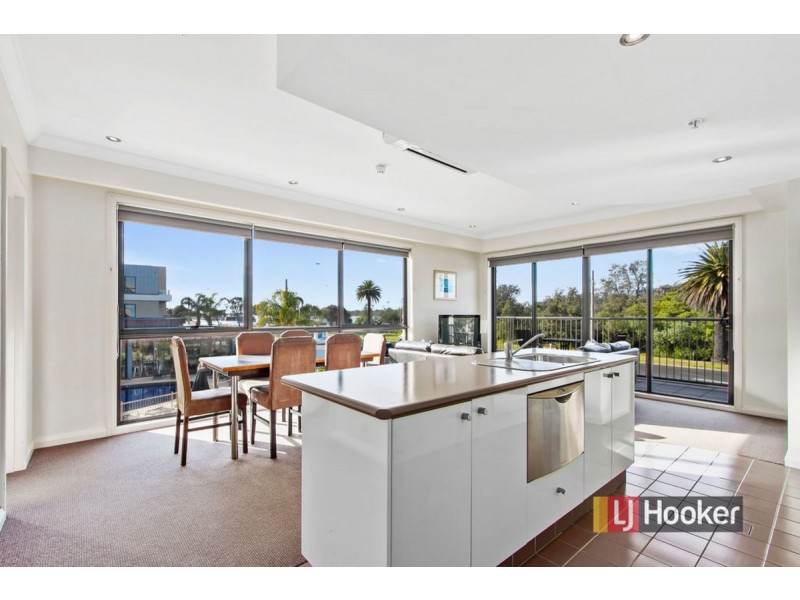 102/1 Esplanade, Lakes Entrance VIC 3909