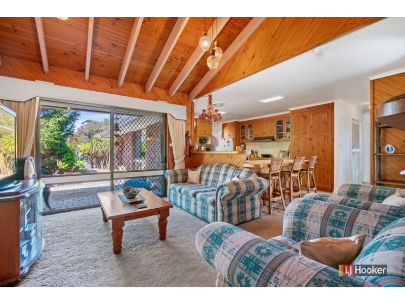 7 Abalone Avenue, Lakes Entrance VIC 3909