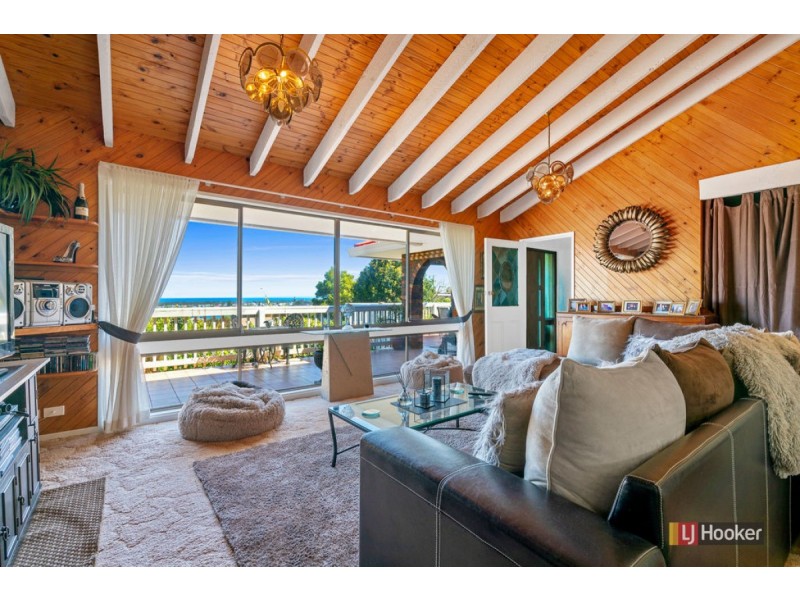 7 Abalone Avenue, Lakes Entrance VIC 3909