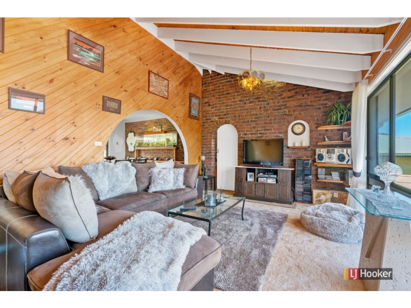 7 Abalone Avenue, Lakes Entrance VIC 3909