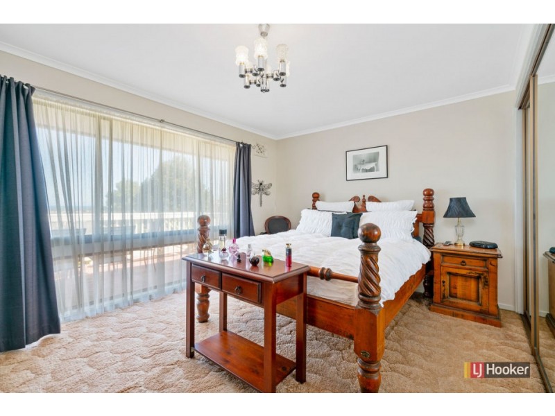 7 Abalone Avenue, Lakes Entrance VIC 3909