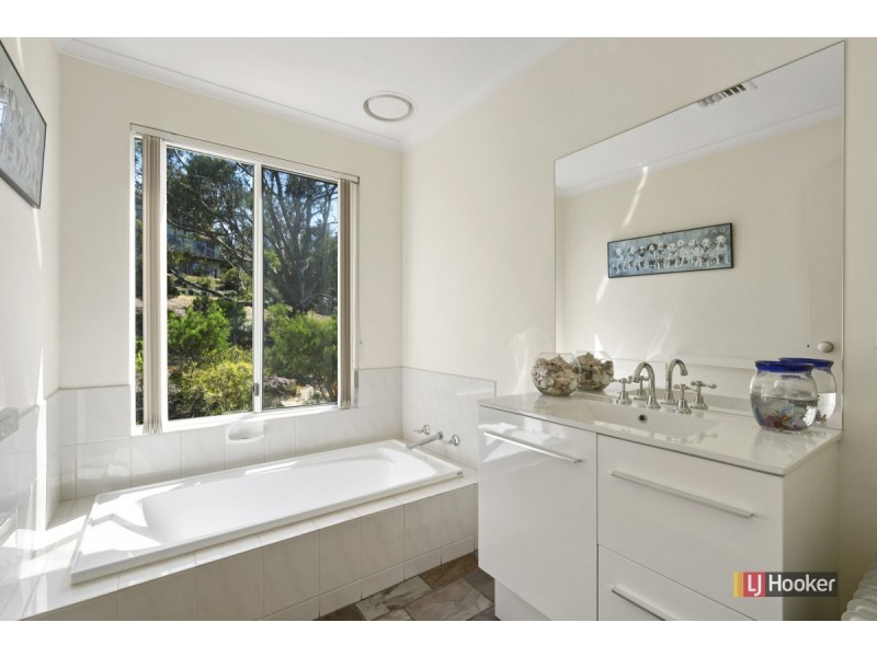 28 Gay Street, Lakes Entrance VIC 3909