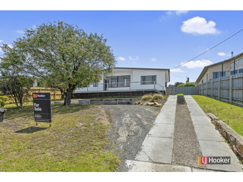 21 Daniel Street, Lakes Entrance VIC 3909