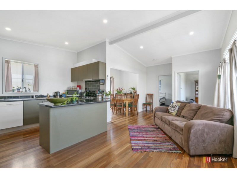 21 Daniel Street, Lakes Entrance VIC 3909