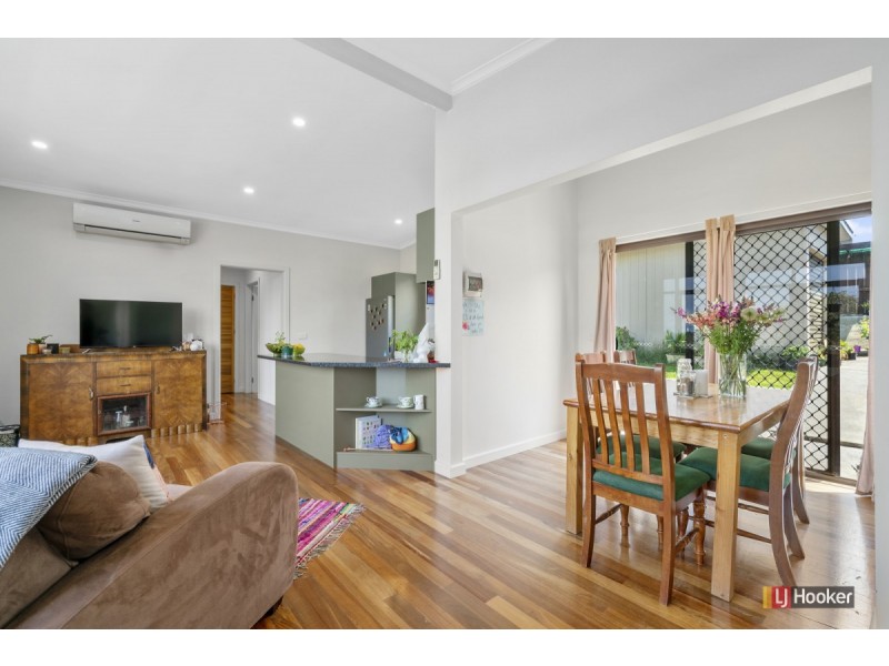 21 Daniel Street, Lakes Entrance VIC 3909