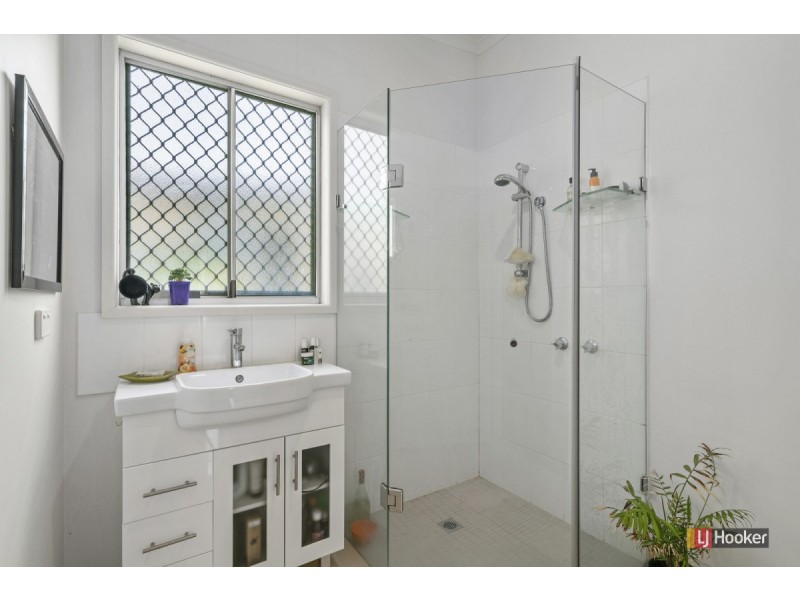 21 Daniel Street, Lakes Entrance VIC 3909