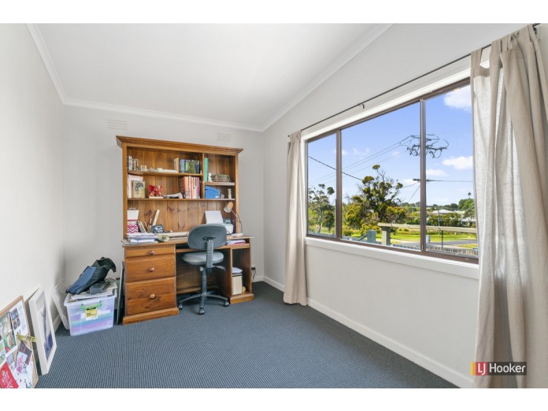 21 Daniel Street, Lakes Entrance VIC 3909