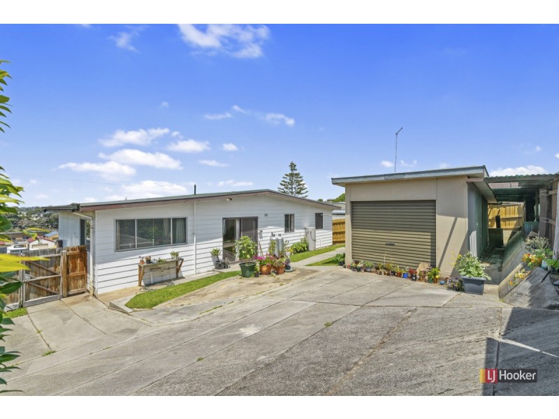 21 Daniel Street, Lakes Entrance VIC 3909