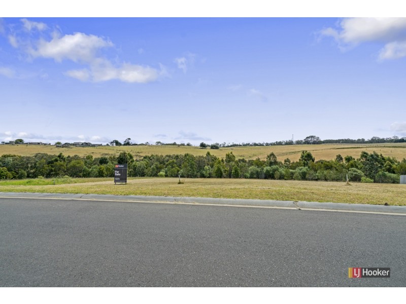 81 Stirling Drive, Lakes Entrance VIC 3909