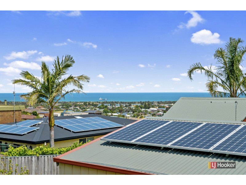 26 Abalone Avenue, Lakes Entrance VIC 3909