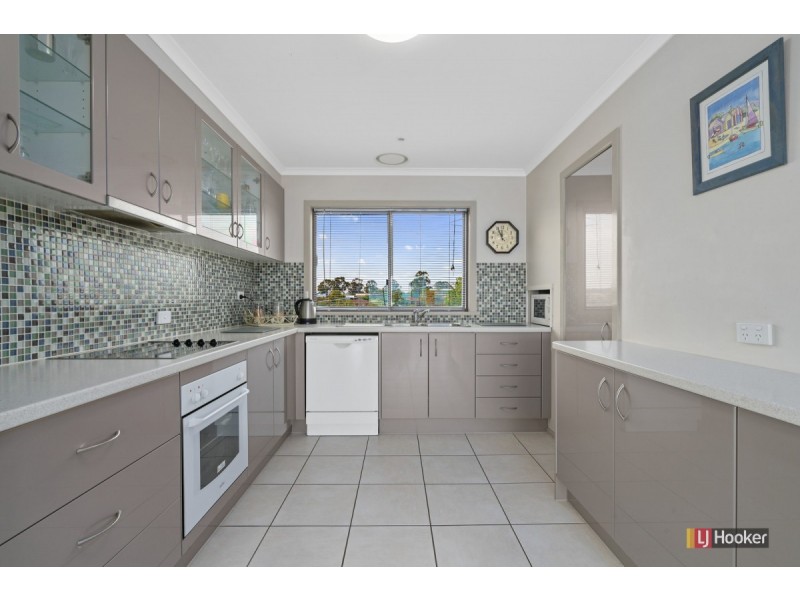 26 Abalone Avenue, Lakes Entrance VIC 3909