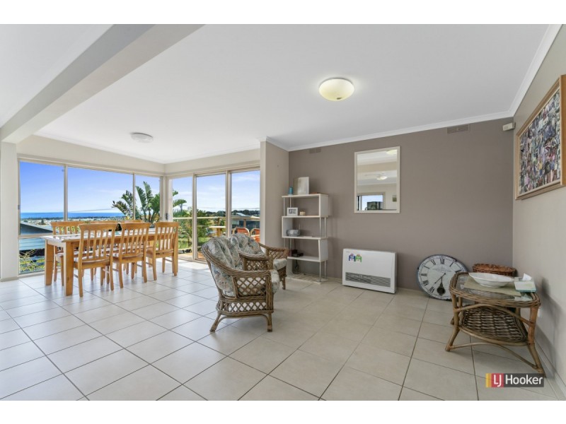 26 Abalone Avenue, Lakes Entrance VIC 3909