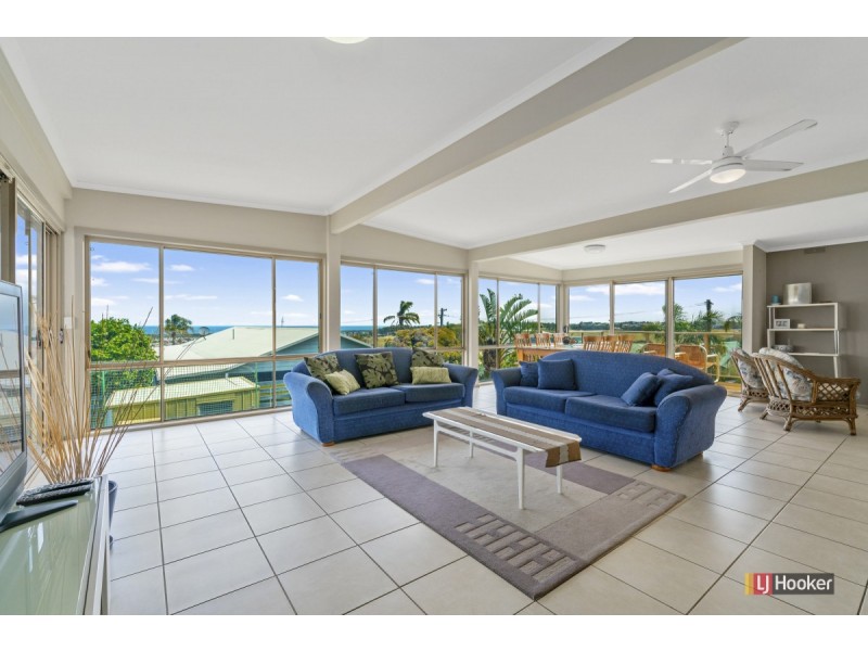 26 Abalone Avenue, Lakes Entrance VIC 3909