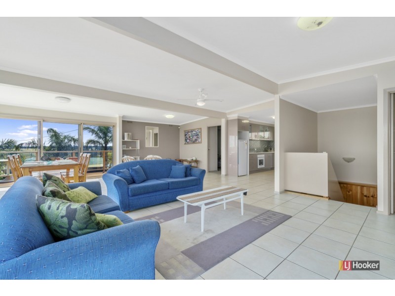 26 Abalone Avenue, Lakes Entrance VIC 3909