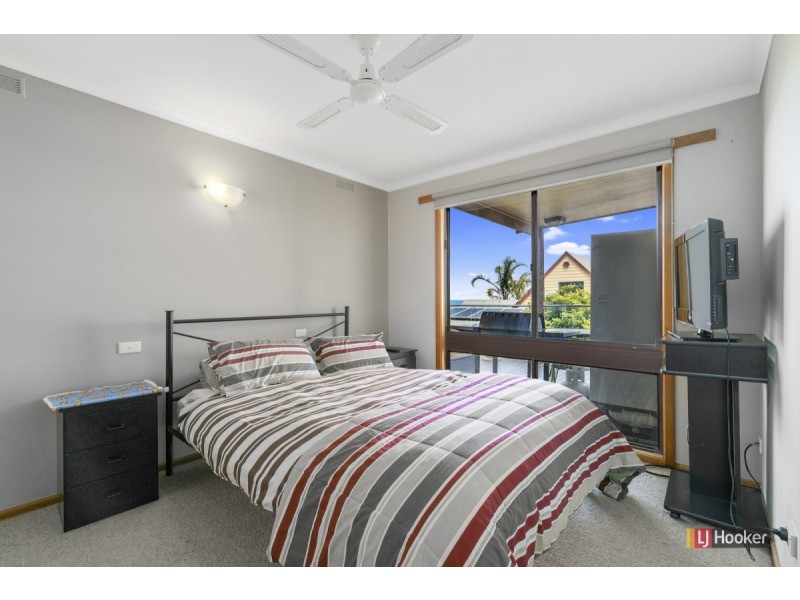 26 Abalone Avenue, Lakes Entrance VIC 3909