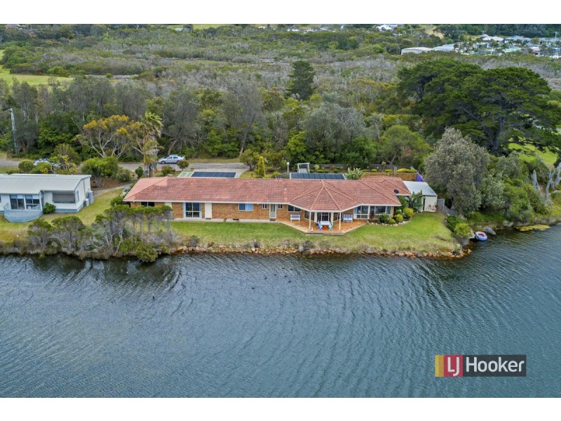 56 Eastern Beach Road, Lakes Entrance VIC 3909