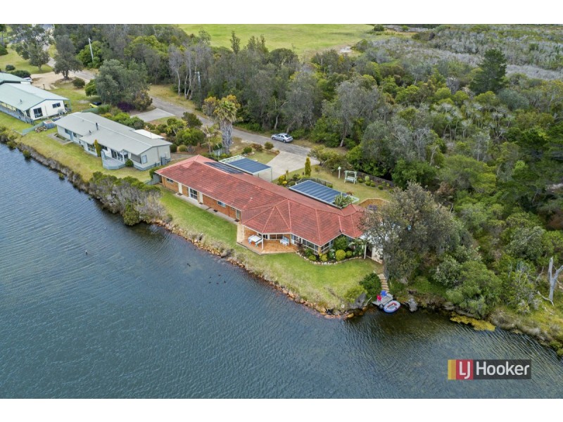 56 Eastern Beach Road, Lakes Entrance VIC 3909