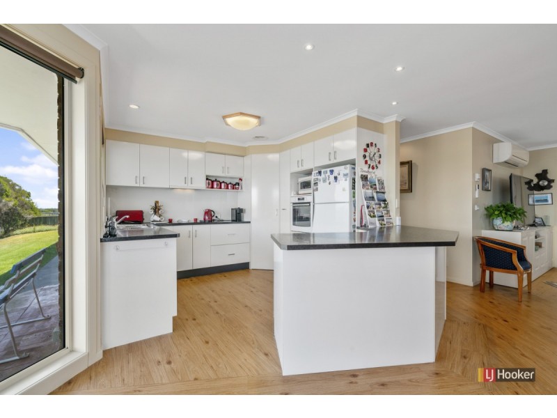 56 Eastern Beach Road, Lakes Entrance VIC 3909