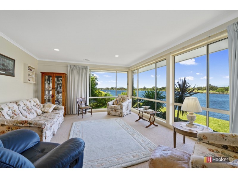 56 Eastern Beach Road, Lakes Entrance VIC 3909