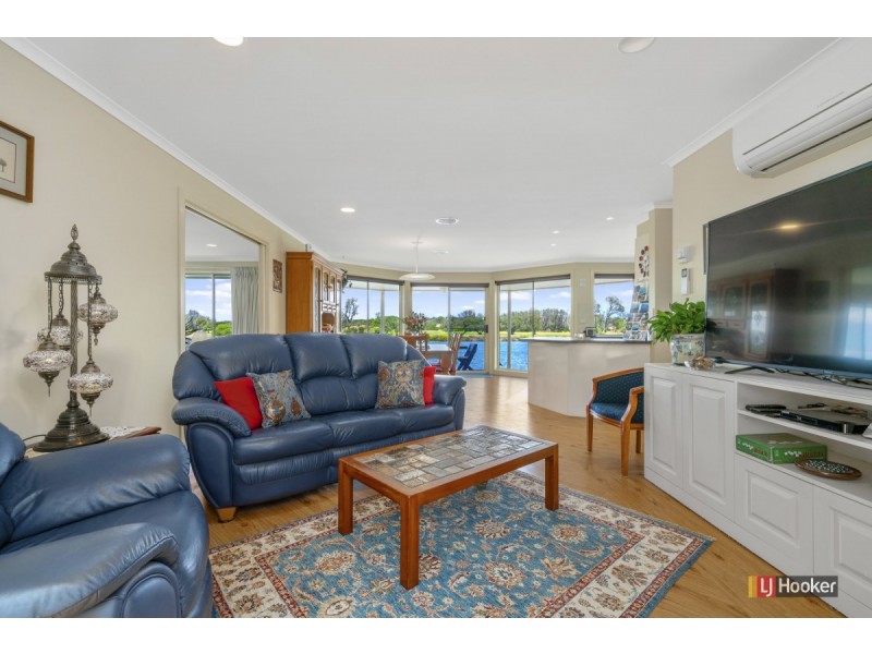 56 Eastern Beach Road, Lakes Entrance VIC 3909