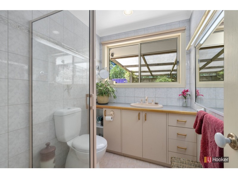 56 Eastern Beach Road, Lakes Entrance VIC 3909