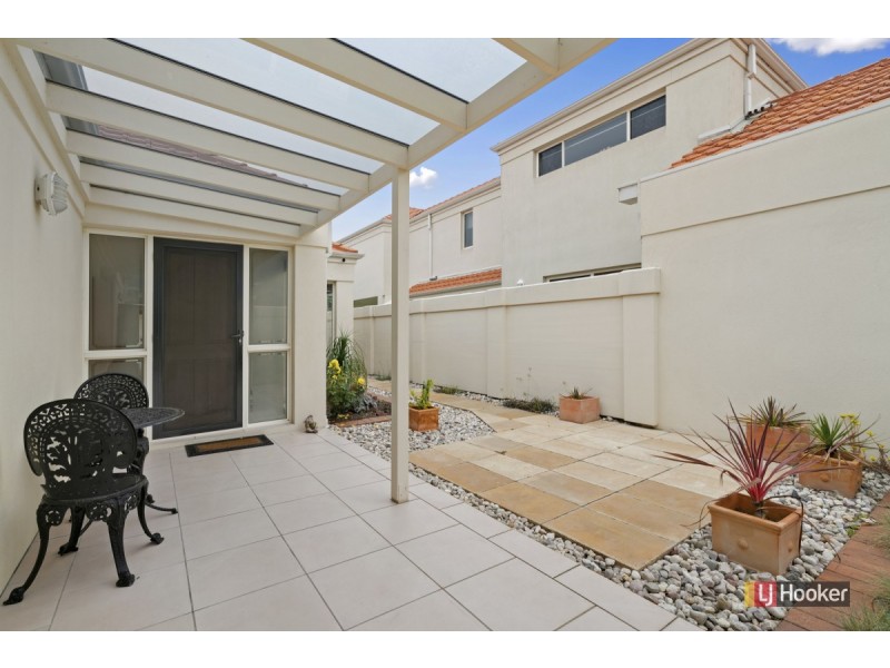 2/122 Golf Links Road, Lakes Entrance VIC 3909