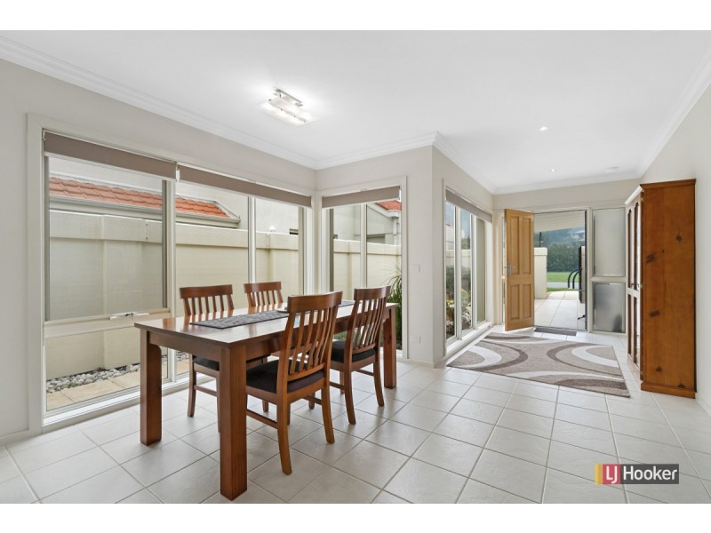 2/122 Golf Links Road, Lakes Entrance VIC 3909