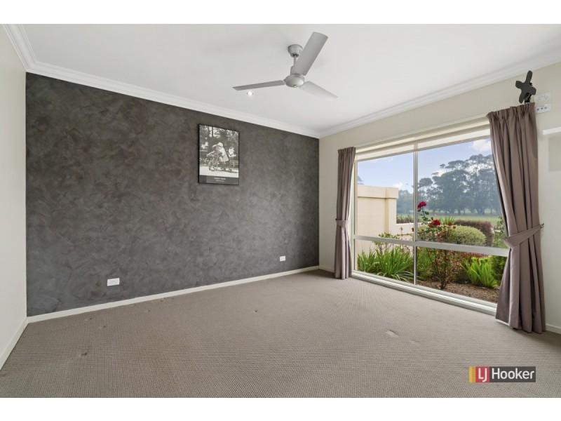 2/122 Golf Links Road, Lakes Entrance VIC 3909