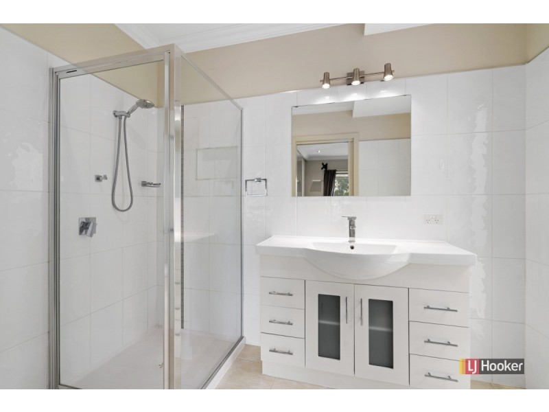 2/122 Golf Links Road, Lakes Entrance VIC 3909