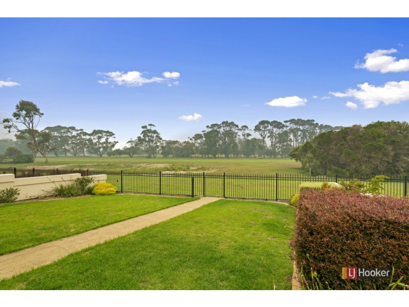 2/122 Golf Links Road, Lakes Entrance VIC 3909