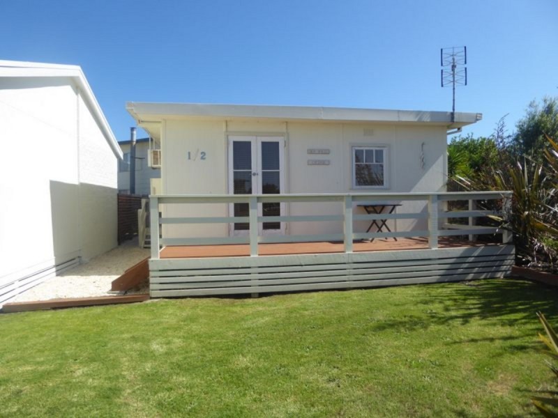 1/2 Lakeside Drive, Lake Tyers Beach VIC 3909