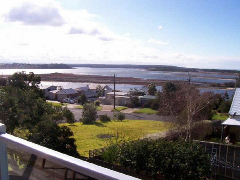 31 Hillcrest Way, Lake Tyers Beach VIC 3909