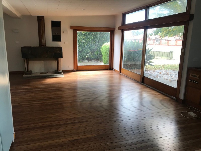 76 Roadknight Street, Lakes Entrance VIC 3909