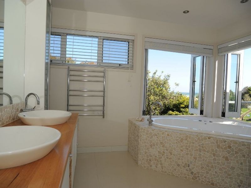 2/24 Skidale Close, Lake Tyers Beach VIC 3909