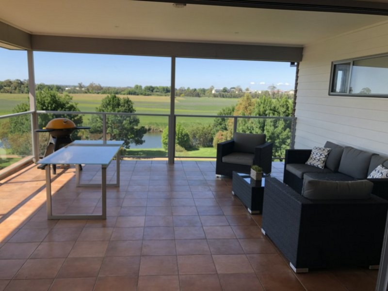 49 Morton Drive, Eastwood VIC 3875