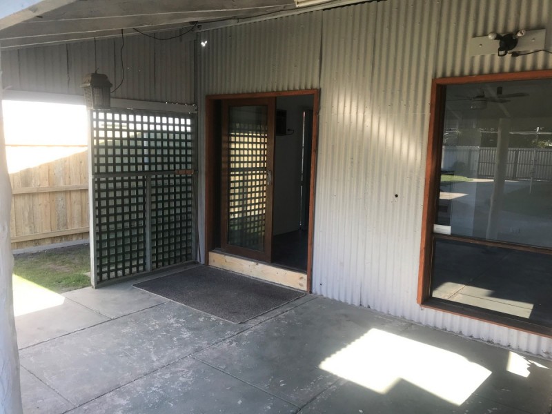 74 Roadknight Street, Lakes Entrance VIC 3909