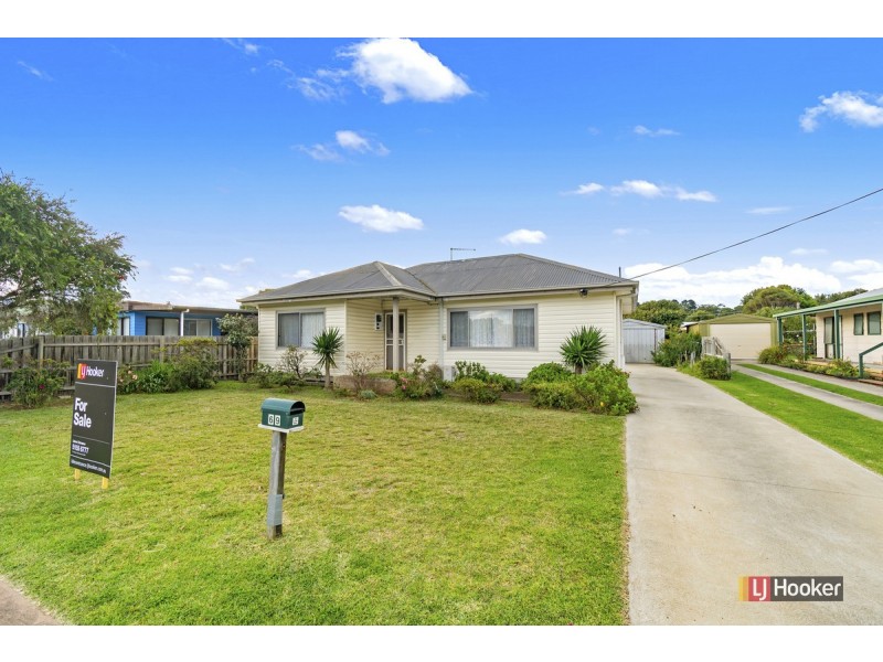 69 Coates Road, Lakes Entrance VIC 3909