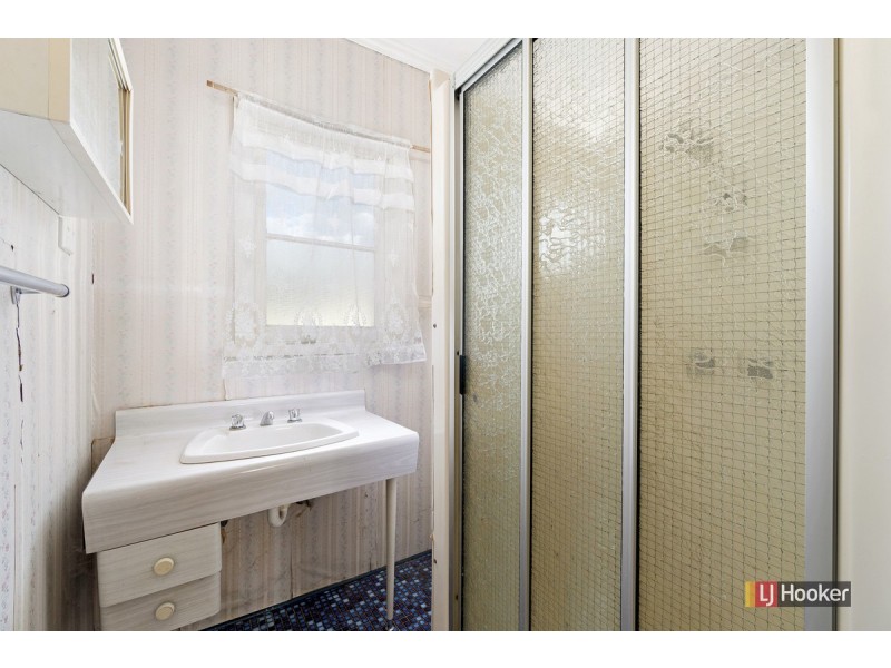 69 Coates Road, Lakes Entrance VIC 3909