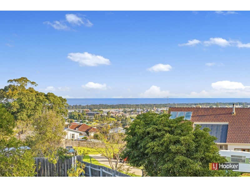 8 Williams Road, Lakes Entrance VIC 3909