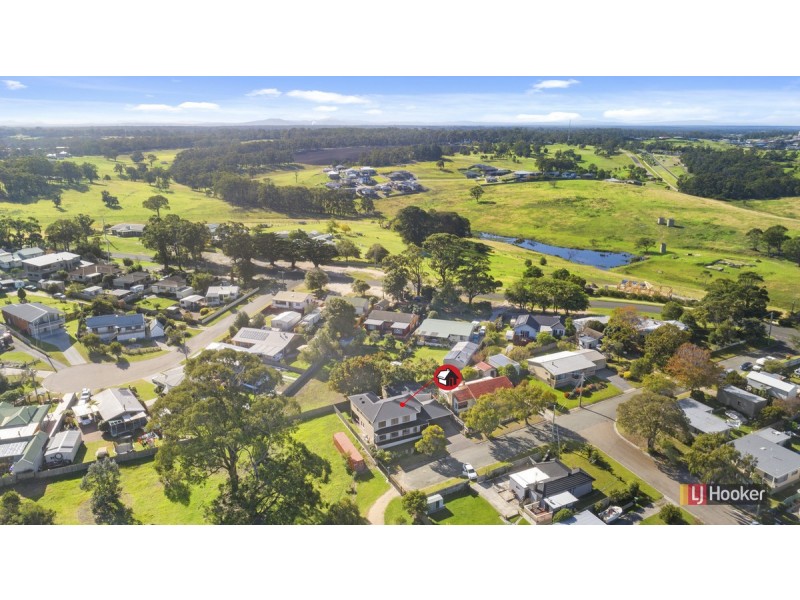 8 Williams Road, Lakes Entrance VIC 3909