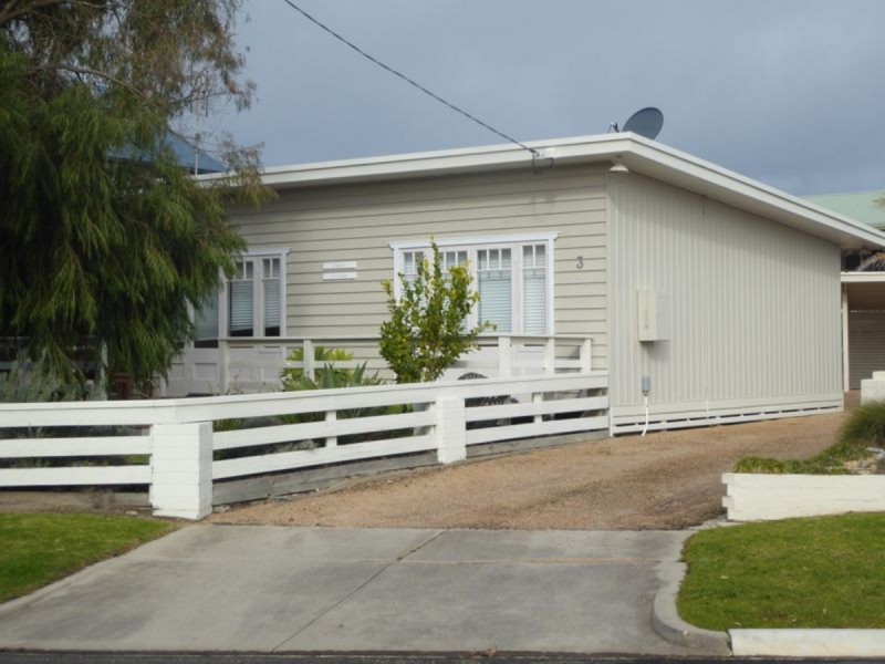 3/2 Lakeside Drive, Lake Tyers Beach VIC 3909