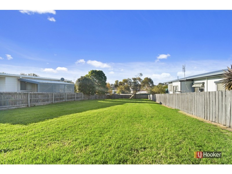 43 Hazel Road, Kalimna VIC 3909