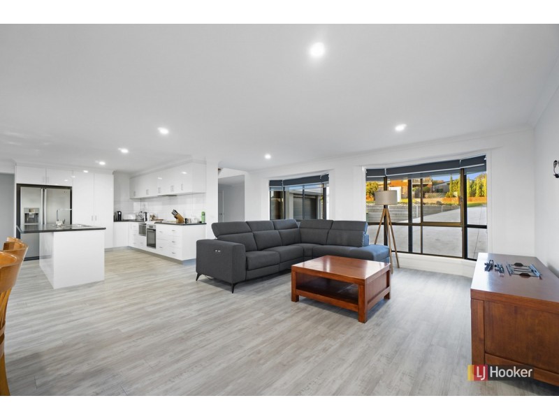 3 Nautilus Way, Lakes Entrance VIC 3909