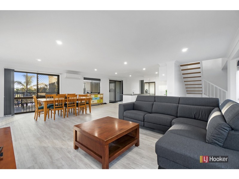 3 Nautilus Way, Lakes Entrance VIC 3909