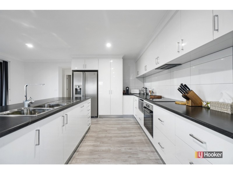 3 Nautilus Way, Lakes Entrance VIC 3909